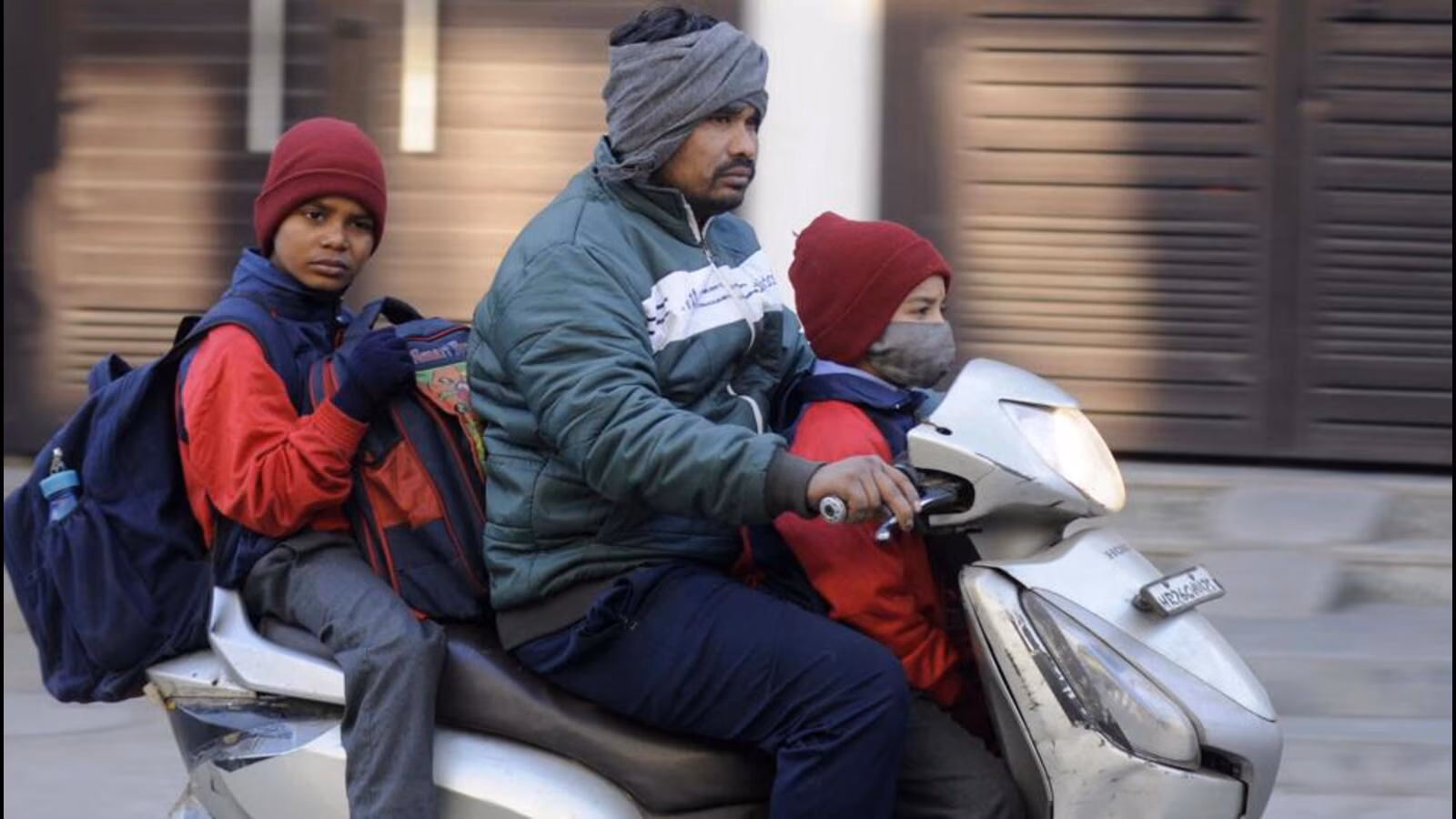 Children's Going to school in a cold wave