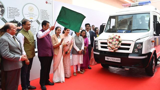 Devendra Fadnavis Maharashtra mobile forensic vans