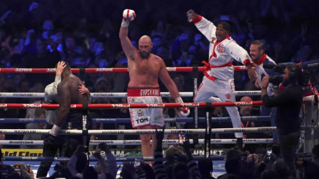 Tyson Fury retires