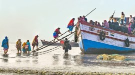 Gangasagar Mela, Gangasagar, Aroop Biswas, Gangasagar Mela broke records, Gangasagar Mela pilgrims, Kolkata news, WEst Bengal news, Indian express, current affairs