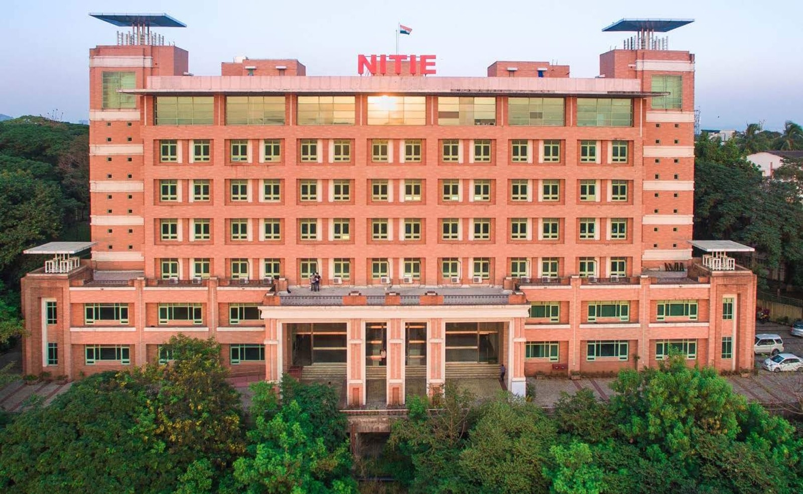 IIM Mumbai inks pact with CIL for specialised Executive Post Graduate Program