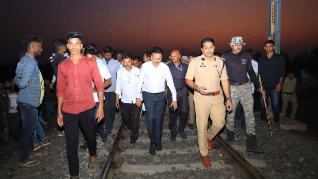 Jalgaon train accident