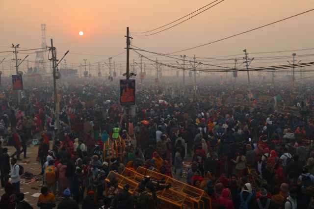 The assemblage  gathered for ‘Amrit Snan’ connected  Mauni Amavasya astatine  the Maha Kumbh Mela connected  Wednesday morning. A stampede-like concern    broke retired  aft  a obstruction  reportedly broke.