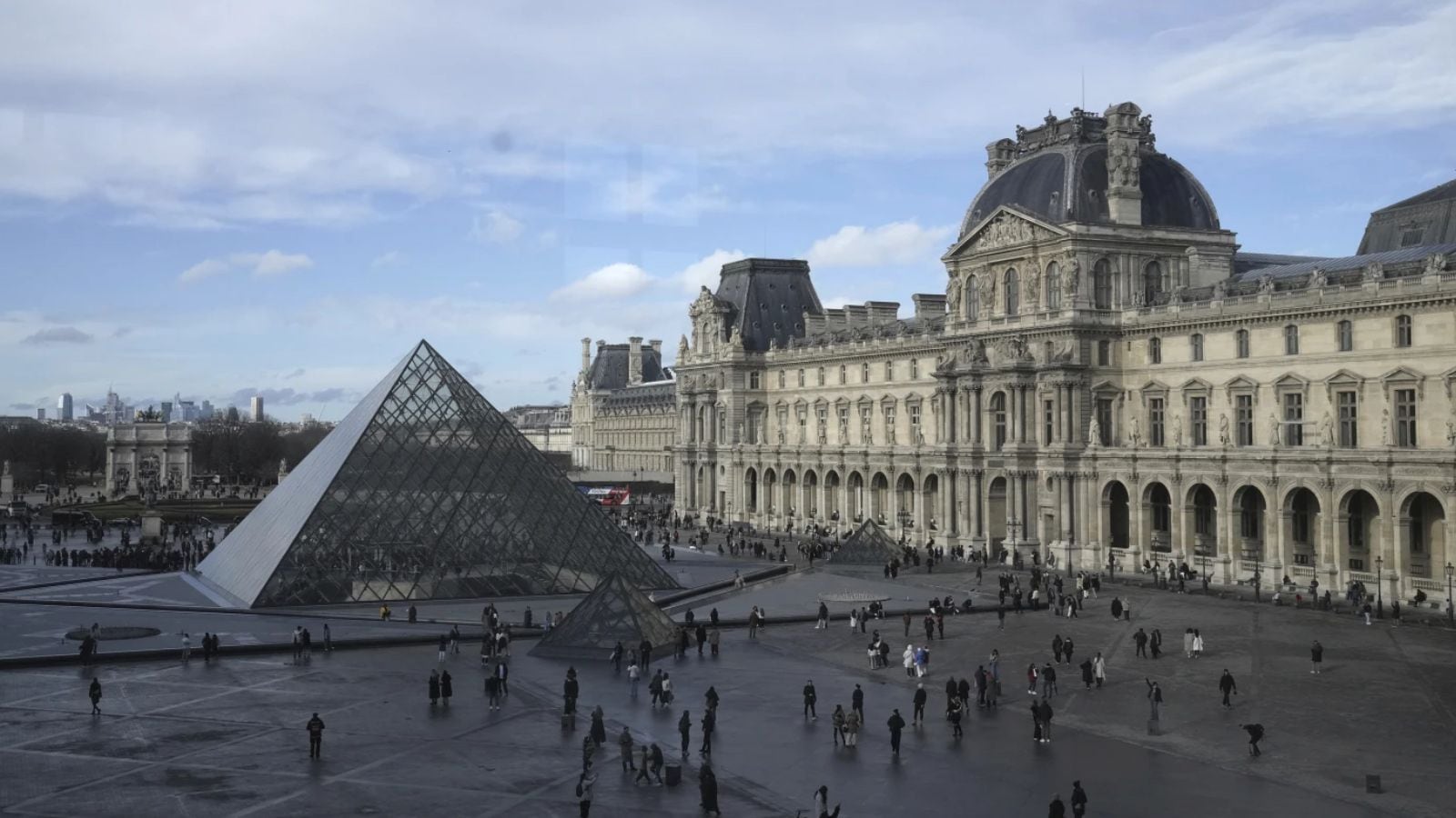 Louvre, Mona Lisa