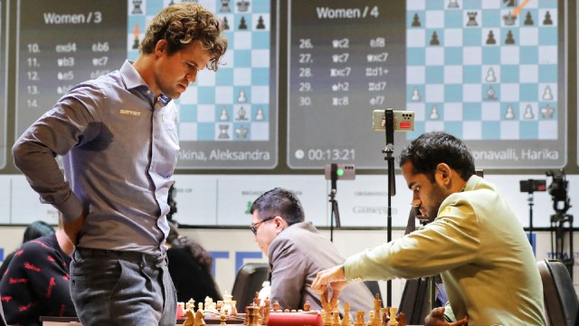 Arjun Erigaisi and Magnus Carlsen during their lucifer  astatine  the Tata Steel Chess India Rapid & Blitz. (Express photograph  by Partha Paul.)