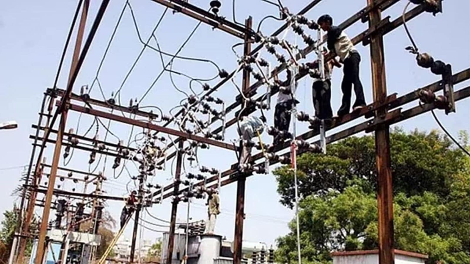 Maharashtra solar energy benefits, Solar power for agriculture sector, MSEDCL tariff reduction proposal