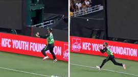 WATCH VIDEO: Glenn Maxwell's stunning BBL catch on New Year's Day. (BBL Screengrab)