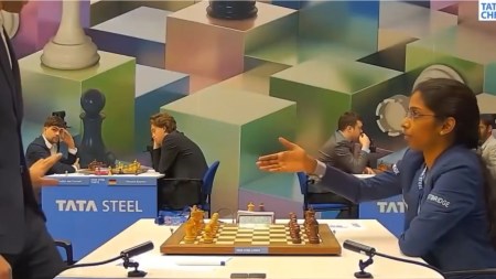 Nodirbek Yakubboev had excused himself from shaking hands with Vaishali during the Tata Steel chess tournament. (Screengrab: YouTube/Tata Steel Chess)