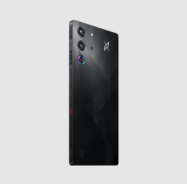 The Redmagic 10 Pro has no camera bump.