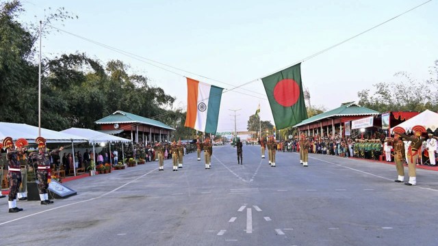 Dhaka summons Indian envoy over fencing row