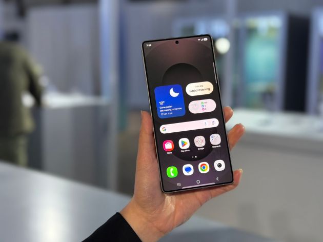 The Galaxy S25 series packs several new and useful AI powered features.