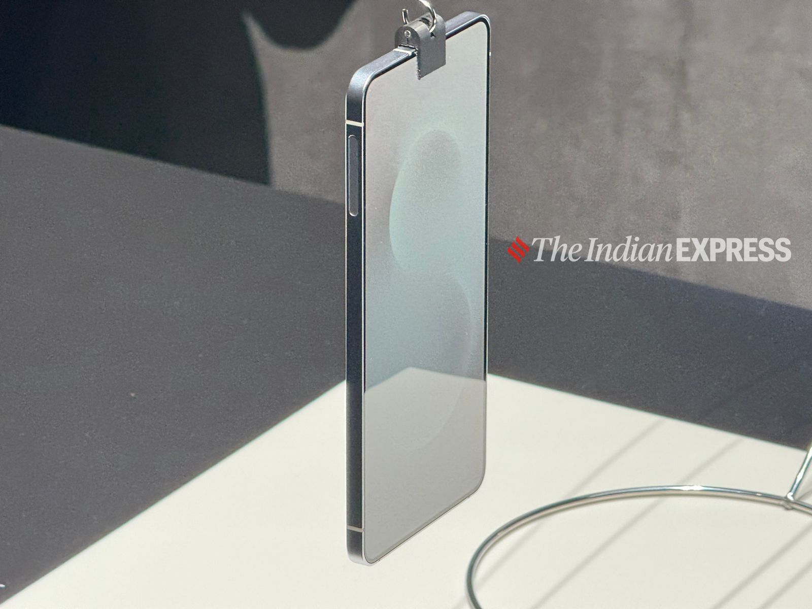 It was hard to take a picture of the S25 Edge. (Image credit: Anuj Bhatia/Indian Express)