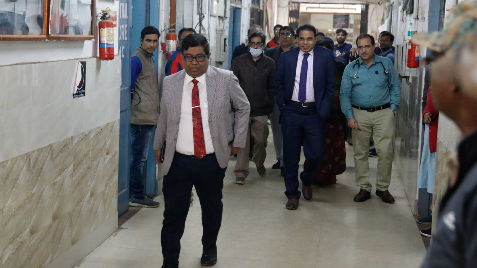 Death of woman in Bengal hospital: Junior doctors at Midnapore medical college begin ‘partial’ cease work | Kolkata News Death of woman in Bengal hospital: Junior doctors at Midnapore medical college begin ‘partial’ cease work | Kolkata News