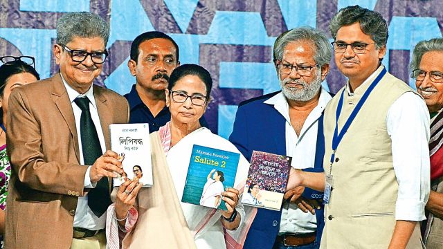 Kolkata Book Fair, International Kolkata Book Fair, Kolkata Book Fair Footfall, International Kolkata Book Fair Footfall, Kolkata news, WEst Bengal news, Indian express, existent   affairs