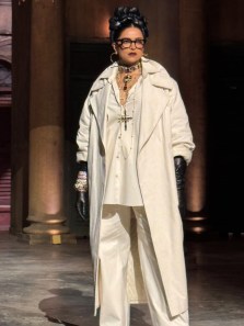 Sabyasachi’s 25th anniversary show: Deepika resembles Rekha; Alia, Sonam slay in black