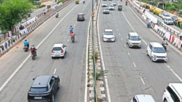 Alongside the flyover, the plan includes the widening of a six-lane road from Shivaji Chowk to Smashan Bhumi Chowk, spanning 900 metres at a cost of nearly Rs 25 crore.