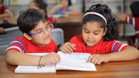 Discover Howard Gardner’s revolutionary Theory of Multiple Intelligences, highlighting diverse human strengths and the importance of personalised learning and positive reinforcement. (Source: Pexels)