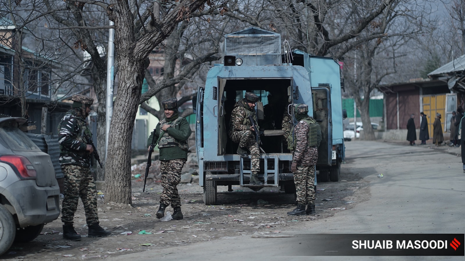 Kashmir encounter leaves one soldier dead.