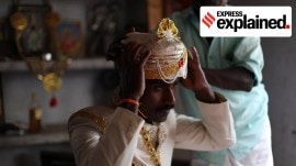 the-king-placing-his-crown