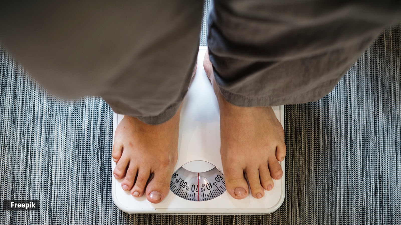 Most adults will gain half a kilo this year – and every year. Here’s how to stop ‘weight creep’