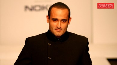 When Akshaye Khanna staring at Aishwarya Rai Bachchan. (File Photo/Ruhani Kaur)
