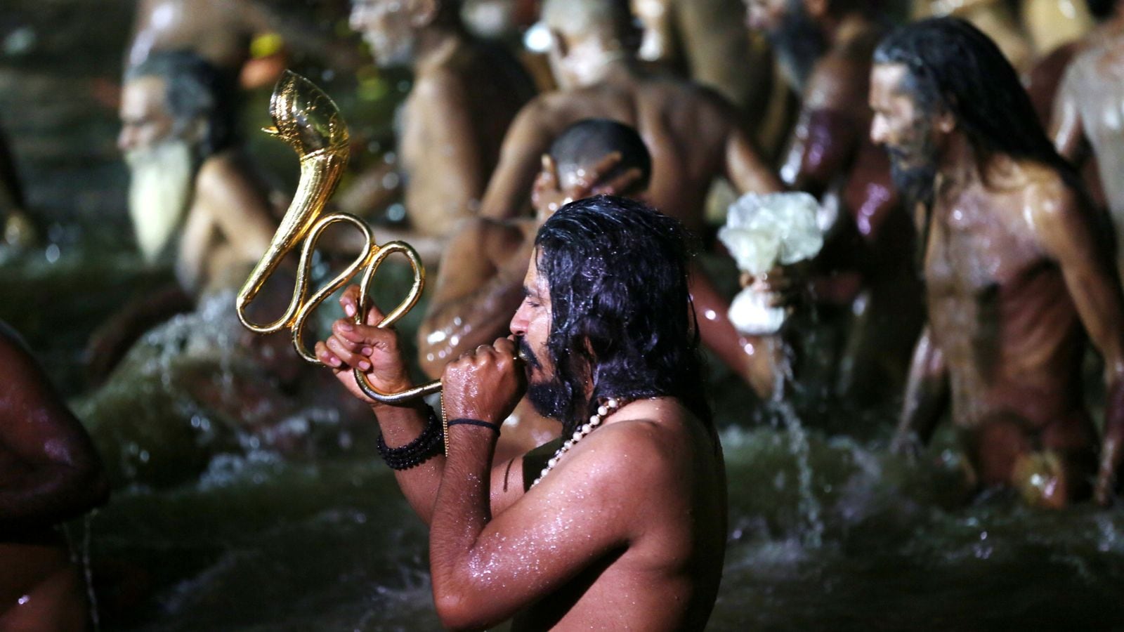 Maha Kumbh's Basant Panchami sees massive Amrit Snana