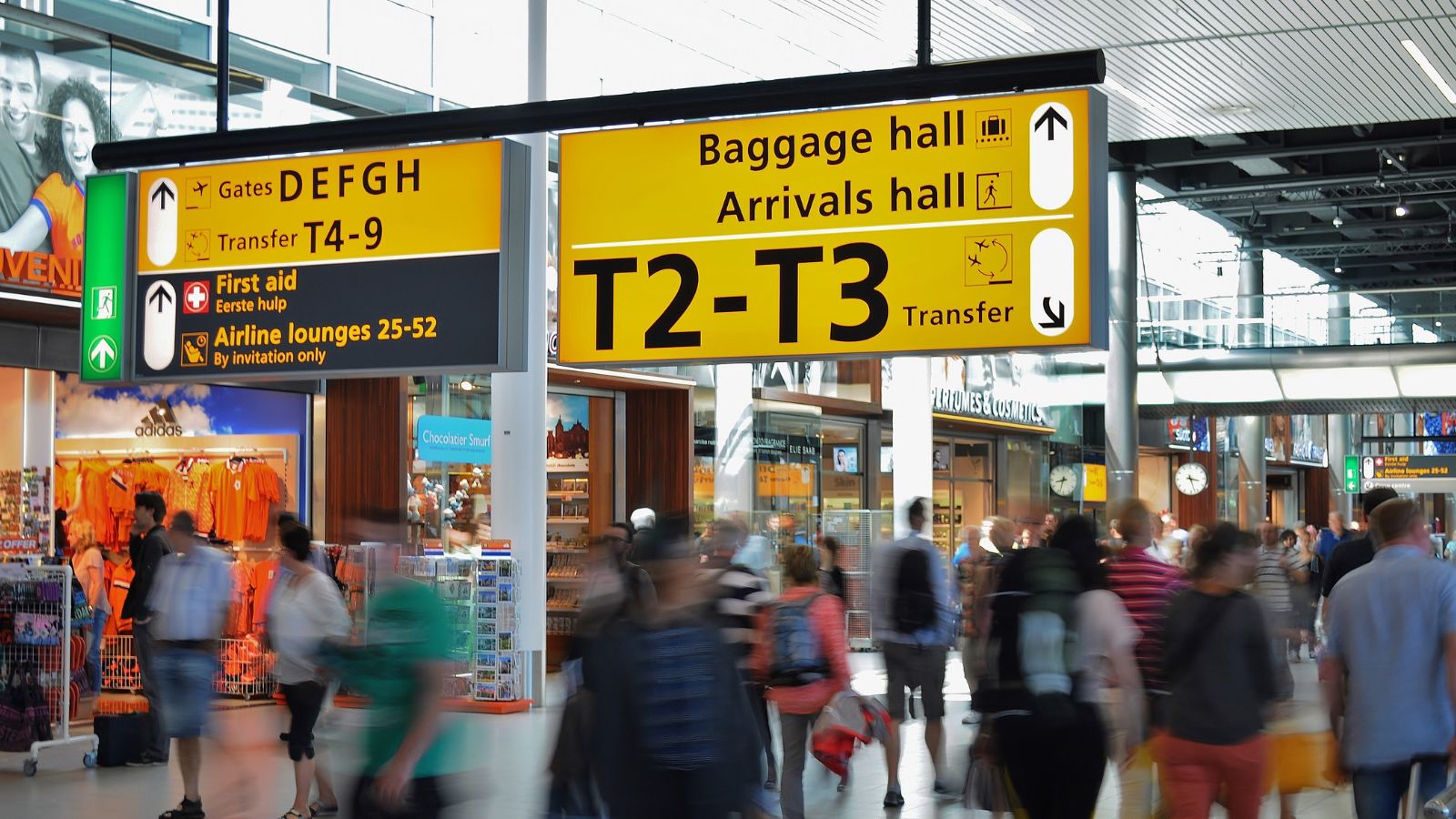 Busiest Global Airports in 2025 As airports become pivotal hubs for global connectivity, enlisted below are the busiest global airports by seats in 2025 (Source Canva)