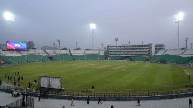 AUS vs ENG: Lahore's Gaddafi Stadium is hosting the Australia versus England game in the Champions Trophy. (PHOTO: AP)