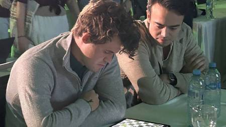 Chess.com app Titled Tuesday