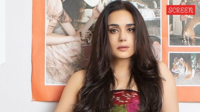 عادت Preity Zinta إلى الوطن بعد إخلاء ملعب Dharamsala يوم الجمعة.