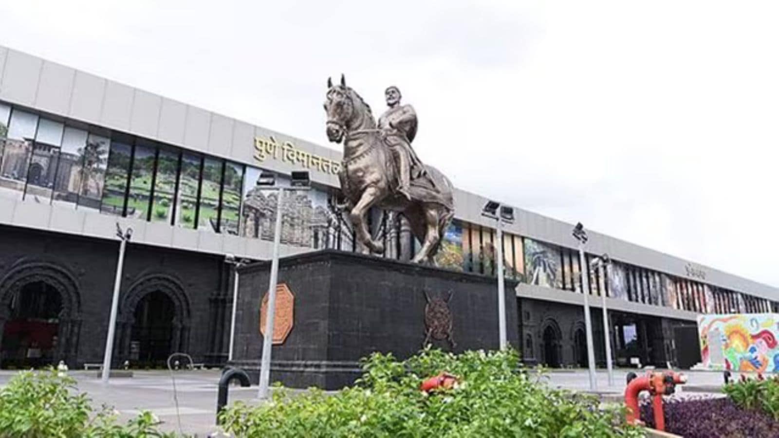 Even after Pune airport's operations began in July, numerous complaints regarding non-functional Digi Yatra services were received, sparking outrage among passengers.