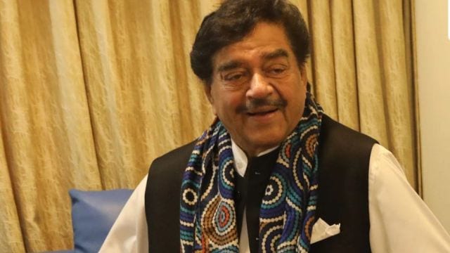 Shatrughan sinha, non-beg nutrient  ban