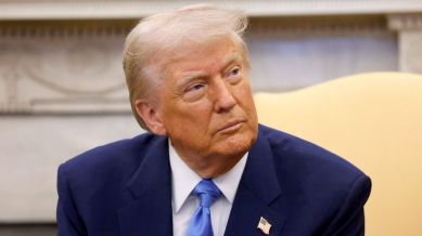 Trump Mexico tariffs pause, USMCA tariff exemption, Trump Sheinbaum trade deal, Mexico US tariffs delay, Trump tariffs on Canada and Mexico, US trade war latest, Trump trade policies 2025, USMCA trade agreement news, Trump Truth Social tariffs, Mexico import tariffs update