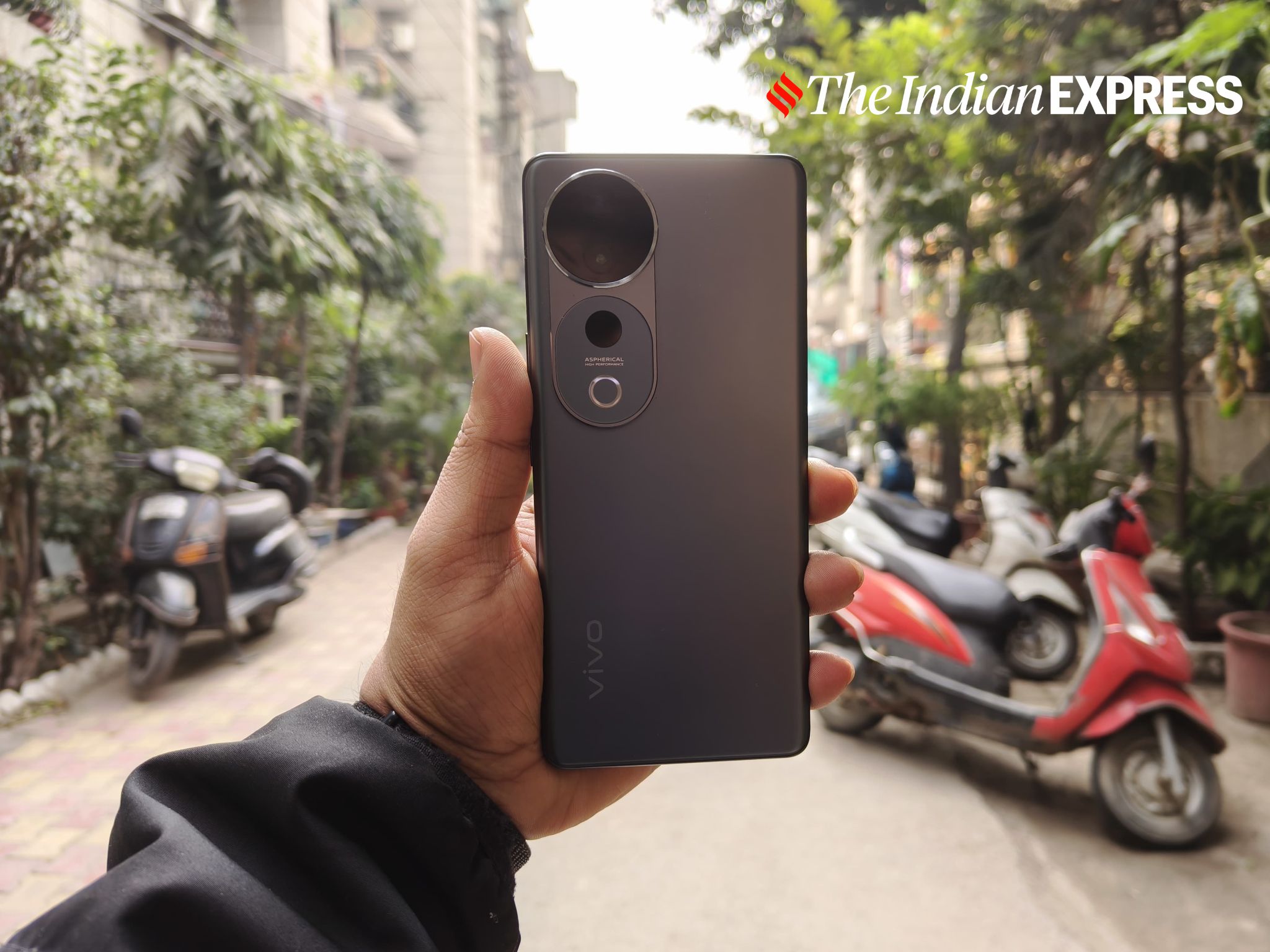 Vivo T3 Ultra is one of the fastest phone under Rs 30,000.