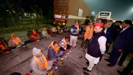 akhilesh yadav, up, maha kumbh, prayagraj, yogi adityanath, up govt, indian express