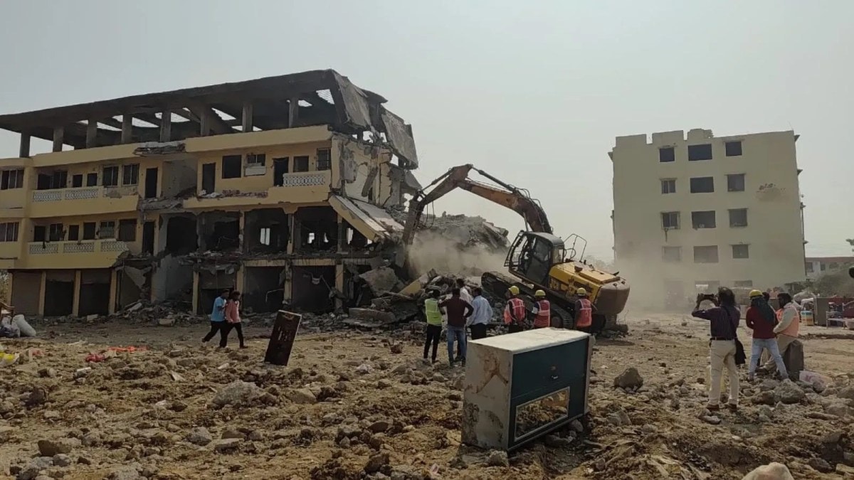 anti encroachment drive, demolishing illegal structures, pune news, indian express