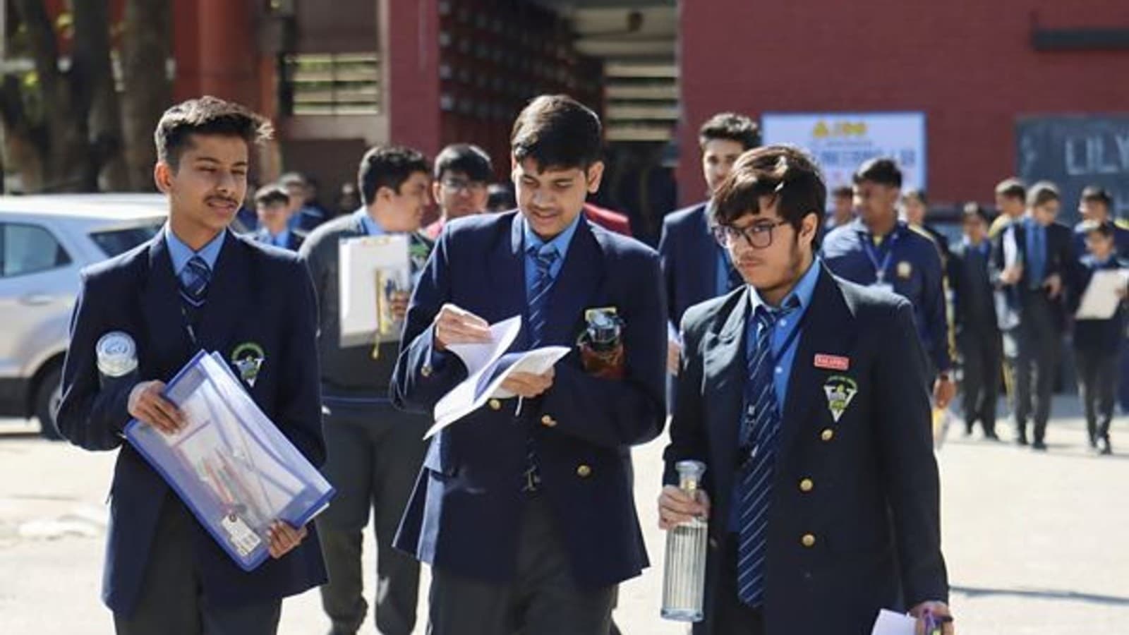 CBSE Physics Exam: Mixed Reactions on Difficulty Level