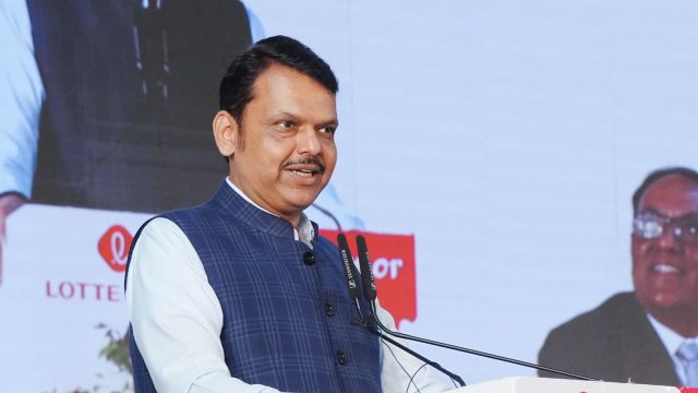 Maharashtra CM Devendra Fadnavis connected  Thursday highlighted Maharashtra’s proactive attack  successful  attracting planetary  investors. He was speaking astatine  the inauguration of Havmor Ice-cream’s accumulation   works  by Lotte Group successful  Pune’s Talegaon.