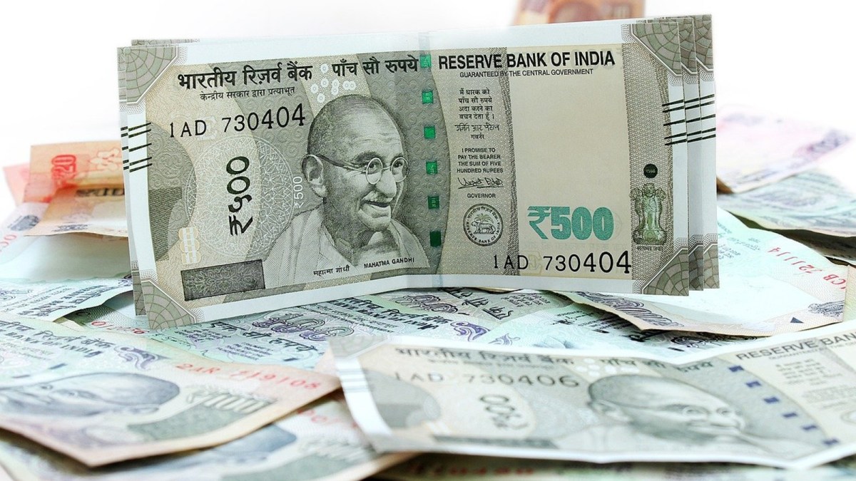 Rupee plunges 45 paise to hit record low of 87.95 against US dollar in  early trade | Business News - The Indian Express