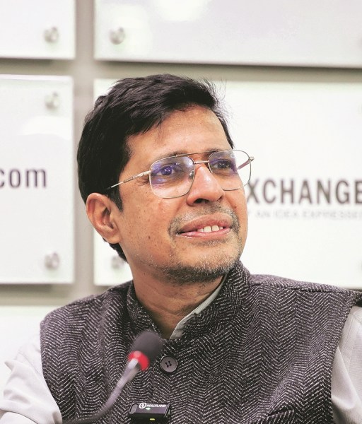 Kamakoti Veezhinathan , Kamakoti Veezhinathan cow urine, iit madras, iit madras director, iit madras director on cow urine, V Kamakoti remarks, Kamakoti Veezhinathan on IIT, Kamakoti Veezhinathan on idnian education system, IIT madras QS ranking , idnian express