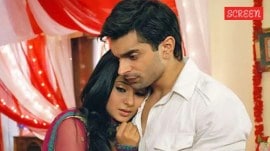 Karan Singh Grover and Jennifer Winget in Dill Mill Gaye