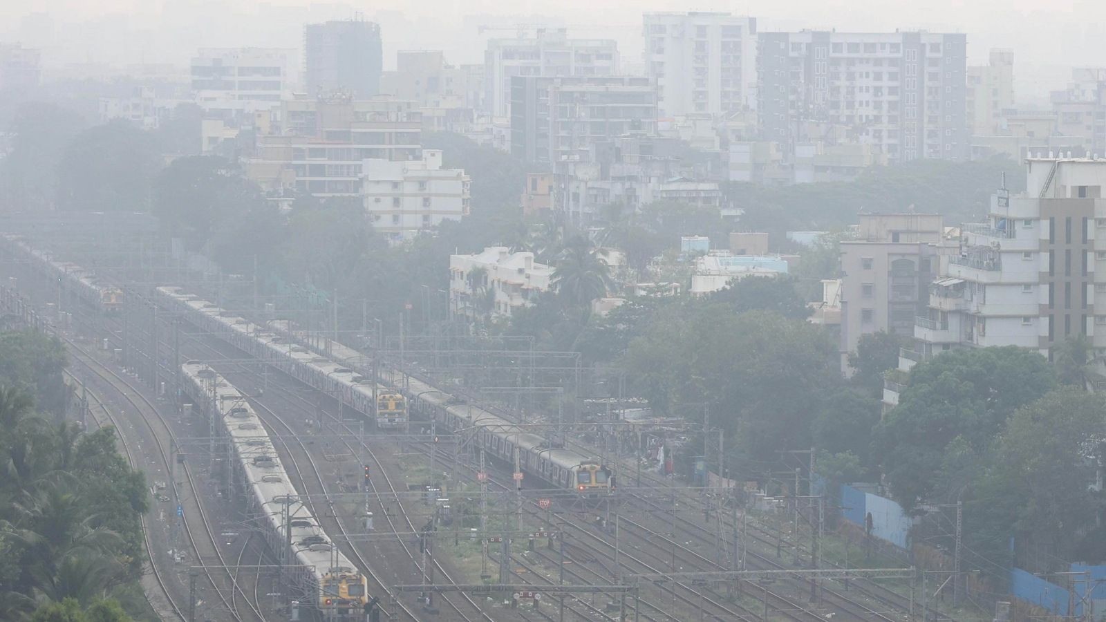 Mumbai grapples with scorching heat as temperatures hit 36.7°C, with a forecasted spike to 38°C this weekend.