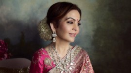 Nita Ambani’s vintage jewellery collection is a tribute to India’s royal heritage. From a 200-year-old gold Kundan parrot pendant to the legendary 52.58-carat Golconda diamond, her jewels showcase timeless elegance and history.
