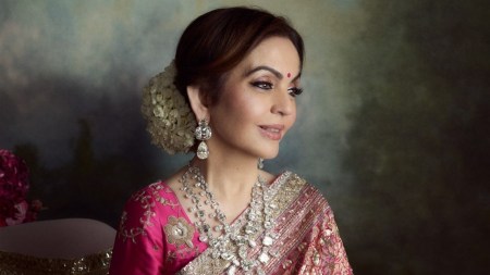 Nita Ambani’s vintage jewellery collection is a tribute to India’s royal heritage. From a 200-year-old gold Kundan parrot pendant to the legendary 52.58-carat Golconda diamond, her jewels showcase timeless elegance and history.