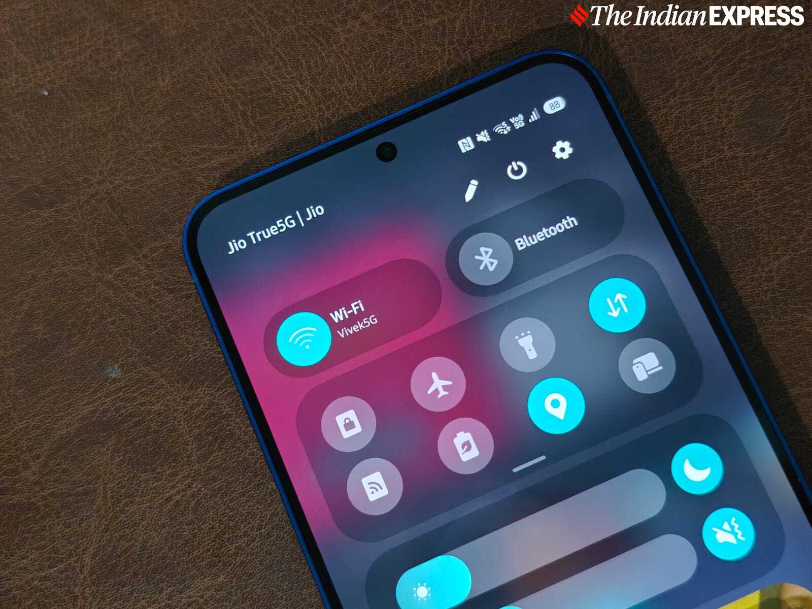 OneUI 7 quick settings panel.