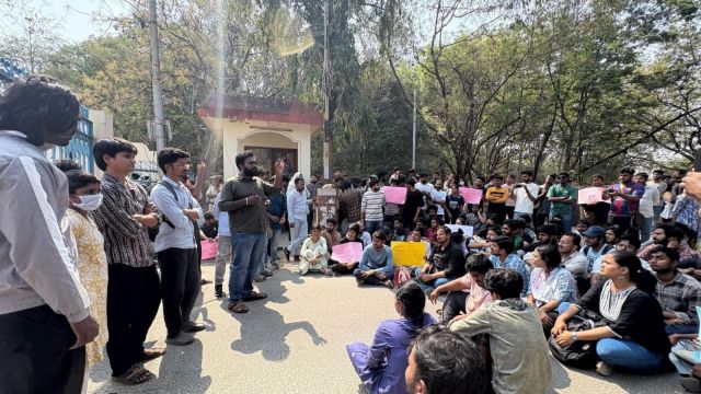 hyderabad university, hyderabad, portico colllapse,