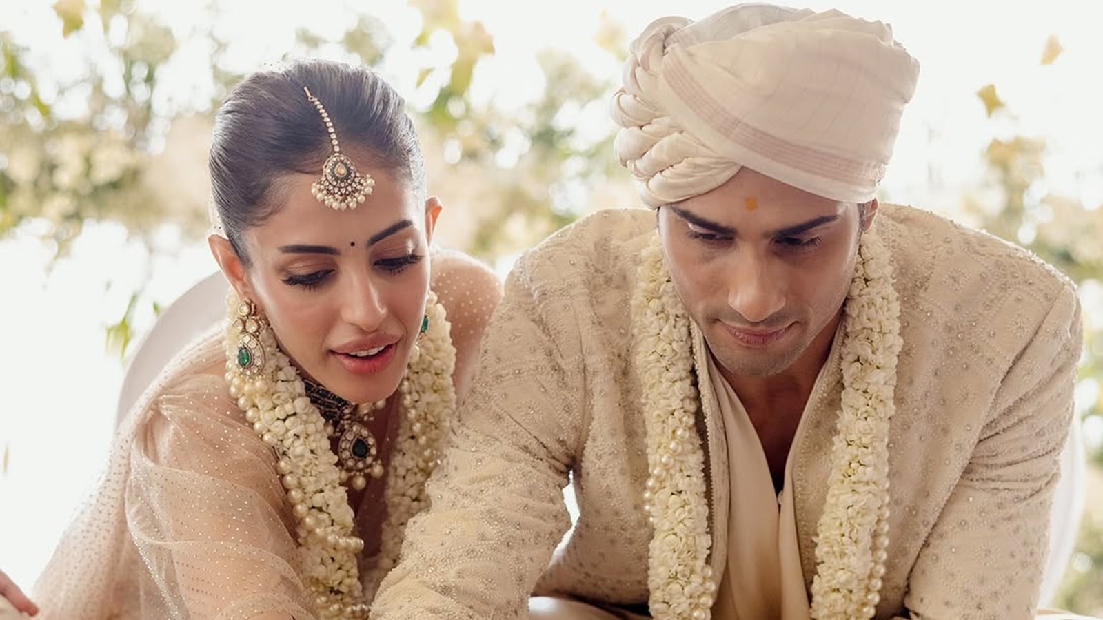 ‘We desired a ghar ki shaadi’: Prateik Babbar marries Priya Banerjee in late mother Smita Patil’s home in custom Tarun Tahiliani outfits