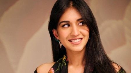 Radhika Merchant stepped out in Mumbai in a chic white dress and no-makeup look, proving that effortless fashion is the new luxury. From her Self-Portrait midi dress to her diamond mangalsutra, here’s a breakdown of her refreshing style moment.