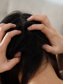 Get rid of dandruff with these home remedies