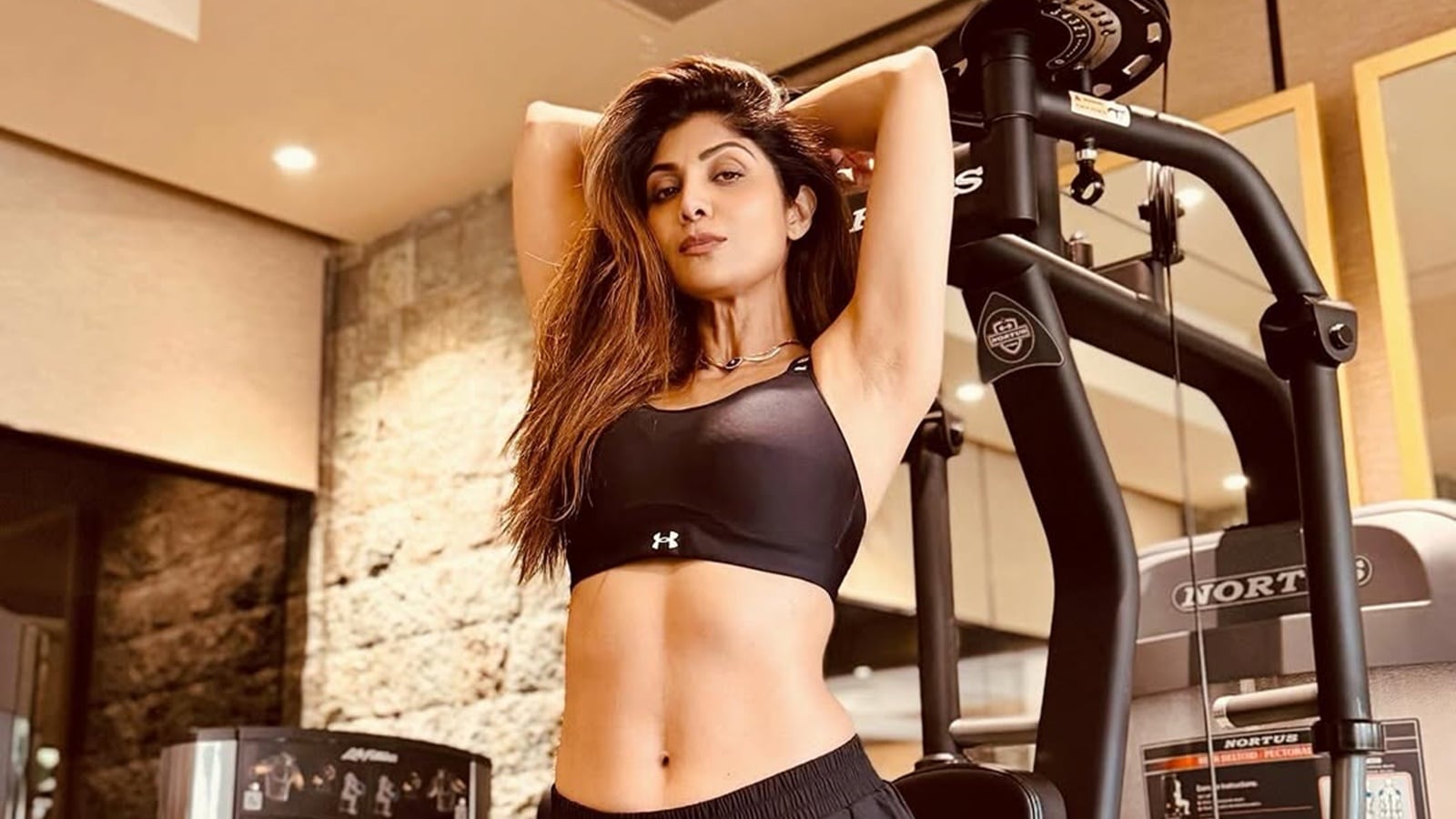 Shilpa Shetty’s ‘Impossible Sit-Up Challenge’: Benefits, Precautions & How to Do It